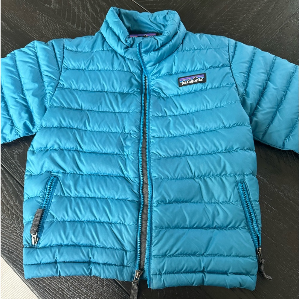 Patagonia Puffer Down Jacket Toddler Size 4T. Unisex. Good condition. Blue.